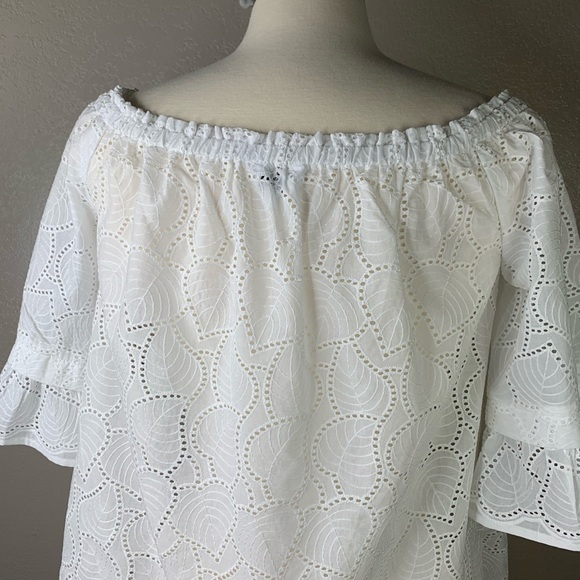 New Crown & Ivy White 3/4 Sleeve Woven Eyelet Top Bare Shoulders Size Medium - Picture 6 of 8